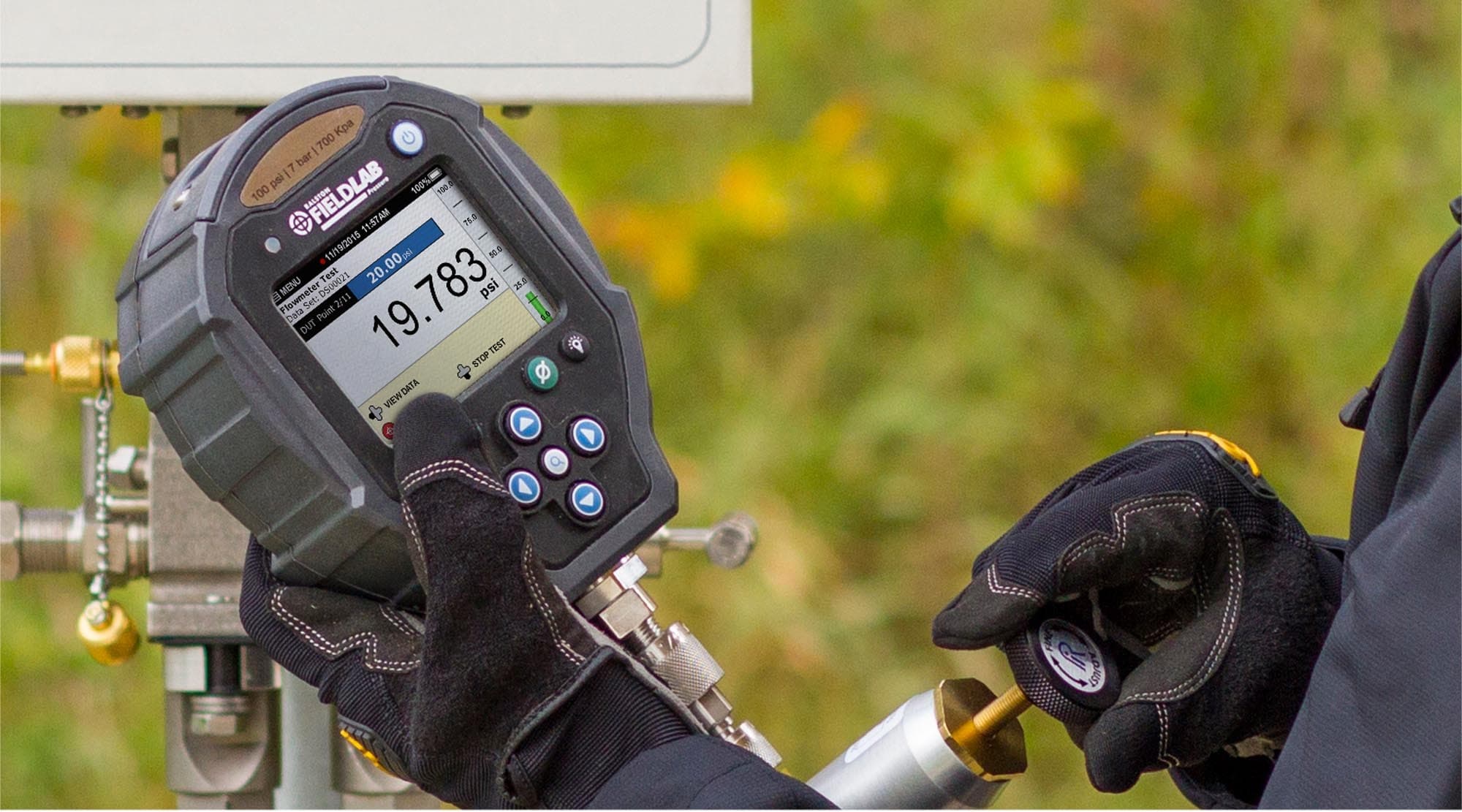 Intrinsically Safe Digital Pressure Calibrator